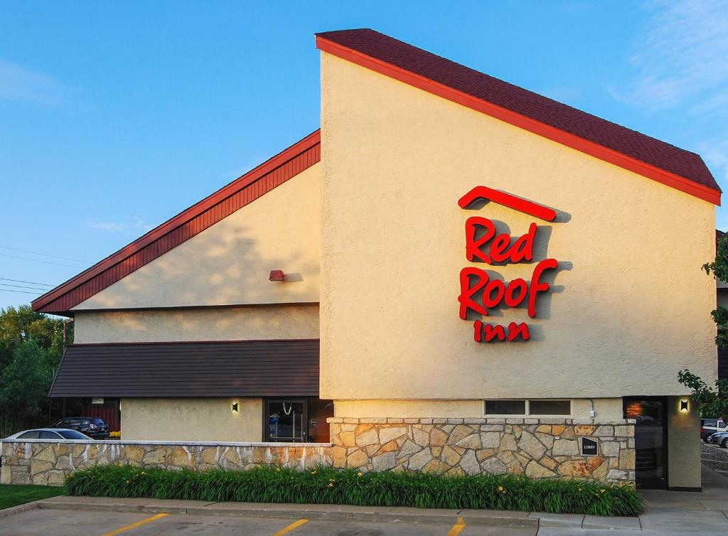 Red Roof Inn Erie – I-90 Main image 1