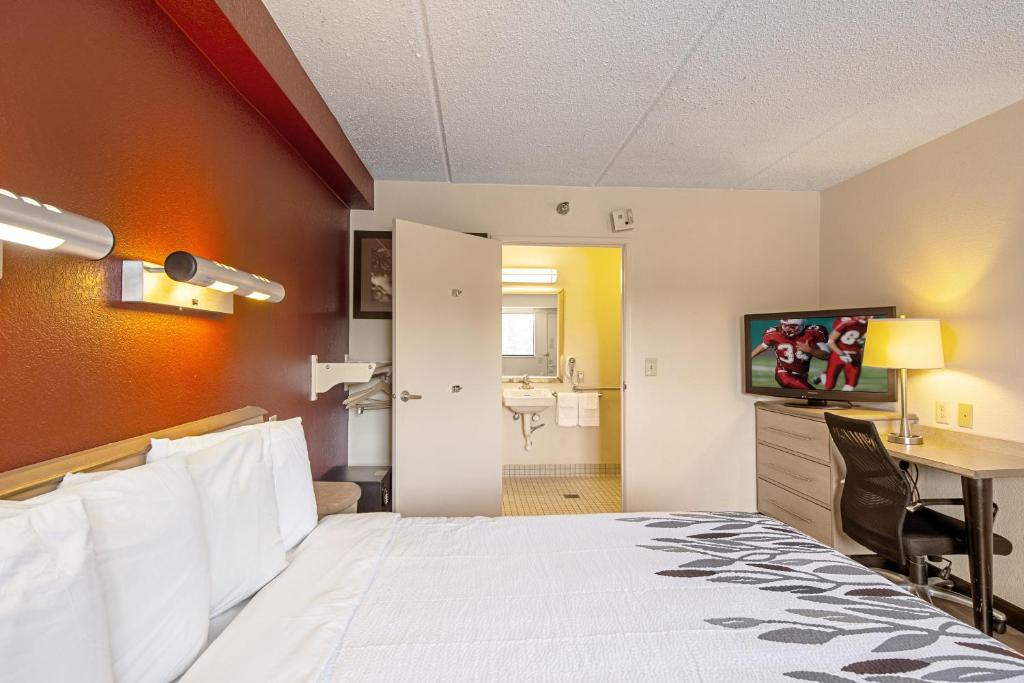 Room image 3